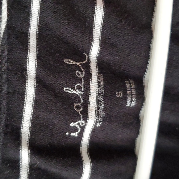 Lot of 2 Isabel Maternity V-neck Shirts - Picture 6 of 7